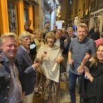 Ett glatt gäng på tapas-gatan Laurel i Logroño, där vi bodde under de tre första nätterna Ett glatt gäng på tapas-gatan Laurel i Logroño, där vi bodde under de tre första nätterna