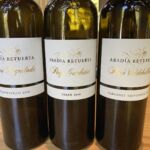 På Abadia Retuerta i Sardon del Duero använder man sig av internationella druvsorter som Cabernet Sauvignon och Syrah På Abadia Retuerta i Sardon del Duero använder man sig av internationella druvsorter som Cabernet Sauvignon och Syrah