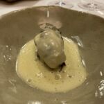 En fri kväll i Bordeaux var vi några som besökte tvåstjärniga Gordon Ramsay - Le Pressoir d´argent och avnjöt detta underbara bakade ostron En fri kväll i Bordeaux var vi några som besökte tvåstjärniga Gordon Ramsay - Le Pressoir d´argent och avnjöt detta underbara bakade ostron