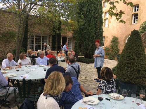 Mette Sundström önskar alla mina gäster välkomna till Chateau Vignelaure där det serverades en god buffélunch