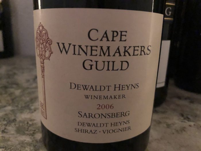I veckan gästades jag och Gastro av utmärkta vinmakaren Dewaldt Heyns från Saronsberg i Tulbagh. Importören Björn Persson bjöd på detta vin som är första årgången som Dewaldt producerade ett vin för Cape Winemakers Guild. Väldigt gott!
