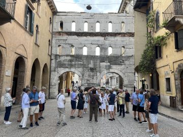 Efter ankomst till Verona så inledde vi med en sightseeing till fots med svenska Ingrid Zanetti som tog oss runt i de historiska delarna av staden