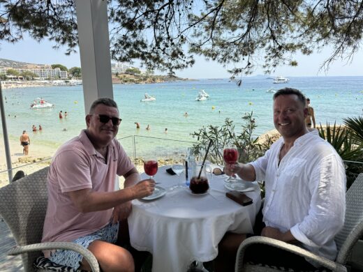 En härlig lunch på Restaurante Ciros i Palma Nova där jag och Jesper unnade oss lite skinka med en Fino Sherry samt en underbar paëlla och till det en Godello från Bierzo