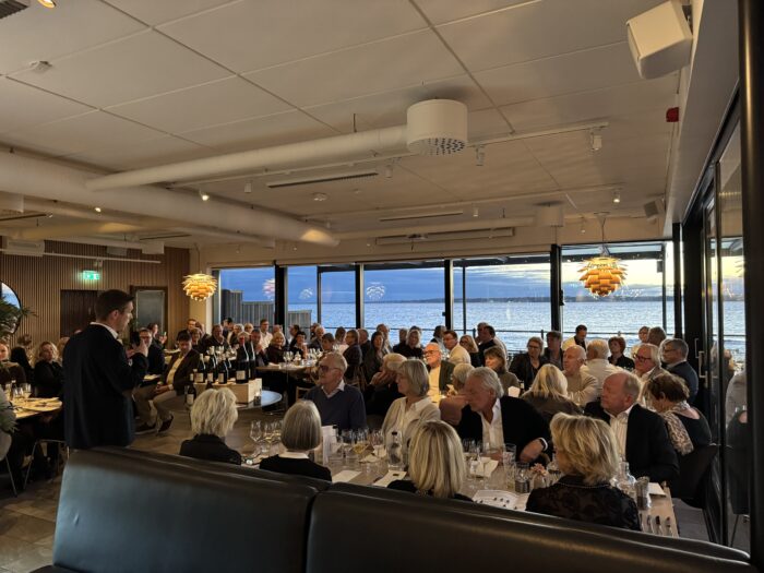 Närmare 90 gäster gästade Sillen & Makrillen i lördags på den fina WineMakersDinner´n med Alexandre Poinard från Maison Louis Cheze i Rhonedalen