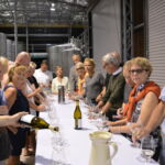 Förväntansfulla gäster vid provningen hos Greywacke i Marlborough Förväntansfulla gäster vid provningen hos Greywacke i Marlborough