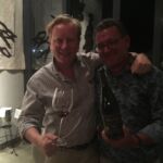 Min hjälte !! Richard Hilton höll en provning på sina fyra viner och hans Grappa på Tokara Min hjälte !! Richard Hilton höll en provning på sina fyra viner och hans Grappa på Tokara