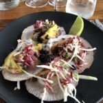 Utsökta pilgrimsmusslor till lunch på vingården d´Arenberg i McLaren Vale och deras utsökta restaurang d´Arry´s Veranda Utsökta pilgrimsmusslor till lunch på vingården d´Arenberg i McLaren Vale och deras utsökta restaurang d´Arry´s Veranda