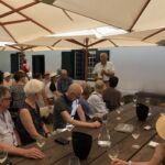 Provning på Buitenverwachting i Constantia med vinmakaren Hermann Kirchbaum Provning på Buitenverwachting i Constantia med vinmakaren Hermann Kirchbaum