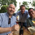 En "boys evening" i Cape Town med mina gamla vänner Alex Dale och Stephen Ludlam En "boys evening" i Cape Town med mina gamla vänner Alex Dale och Stephen Ludlam