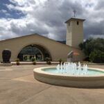 Besök hos pionjären Robert Mondavi som startade sin vingård i Oakville 1966 Besök hos pionjären Robert Mondavi som startade sin vingård i Oakville 1966