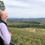 Den legenadriska vinmakaren Bob Levi på Harlan Estate visade oss runt på egendomen Den legenadriska vinmakaren Bob Levi på Harlan Estate visade oss runt på egendomen