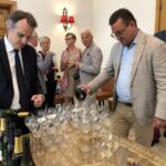 En vanlig dag på jobbet där jag fick hjälpa Jean-Pierre på Taittinger att hälla upp godsakerna som avslutades med fantastiska 2006 Comtes de Champagne En vanlig dag på jobbet där jag fick hjälpa Jean-Pierre på Taittinger att hälla upp godsakerna som avslutades med fantastiska 2006 Comtes de Champagne