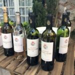 Efter landning i Marseille inledde vi med en provning och lunch i byn Rias på vingården Chateau Vignalaure Efter landning i Marseille inledde vi med en provning och lunch i byn Rias på vingården Chateau Vignalaure