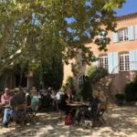 Min vän Sigge Johnsson som är vinmakare på Chateau Vignelaure hade dukat upp en härlig lunchbuffé Min vän Sigge Johnsson som är vinmakare på Chateau Vignelaure hade dukat upp en härlig lunchbuffé