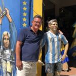 Jag råkade stöta på Lionel Messi utan för Boca Juniors fotbollsstadium Jag råkade stöta på Lionel Messi utan för Boca Juniors fotbollsstadium