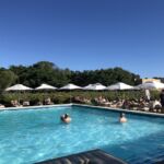 Avkoppling vid poolen på fina Spier Village Hotel Avkoppling vid poolen på fina Spier Village Hotel