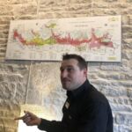 En lärorik genomgång hos Olivier Leflaive av olika appellationer av deras eminenta sommelier En lärorik genomgång hos Olivier Leflaive av olika appellationer av deras eminenta sommelier