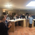 En mycket fin provning på 2 Cru slottet Chateau ichon-Baron där underbara Margaux var en perfekt guide