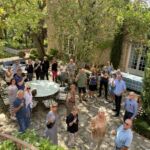 Första stoppet på resan var på Chateau Vignelaure i Aix-en-Provence där vi fick en fin provning och en god buffé Första stoppet på resan var på Chateau Vignelaure i Aix-en-Provence där vi fick en fin provning och en god buffé