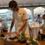 Den 25e december öppnade Restaurant Pier i Waterfront. Krogen tillhör La Colombe-gruppen och här förbereder man sin ostronrätt Den 25e december öppnade Restaurant Pier i Waterfront. Krogen tillhör La Colombe-gruppen och här förbereder man sin ostronrätt