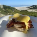 En helt perfekt tillagad Egg Benedict på Strandloper i Paternoster En helt perfekt tillagad Egg Benedict på Strandloper i Paternoster