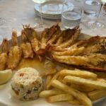 En underbar grillad skaldjursplatta på Baia Seafood i Waterfront En underbar grillad skaldjursplatta på Baia Seafood i Waterfront