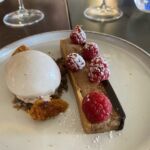 En smarrig dessert på Overture Restaurant En smarrig dessert på Overture Restaurant