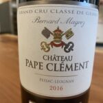 En läcker bil på Chateau Pape Clement i Pessac där ägaren Bernard Magrez är mycket konstintresserad Utan tvekan ett av de största vita torra vinerna