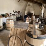 På Chateau Margaux har man sitt egna tunnbinderi På Chateau Margaux har man sitt egna tunnbinderi