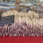 Innan flygresan hem från Lyon besöktes lördagsmarknaden i Beaune.. notera priset på sparrisen. 2 kilo köptes med hem! Innan flygresan hem från Lyon besöktes lördagsmarknaden i Beaune.. notera priset på sparrisen. 2 kilo köptes med hem!