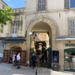 Ett trevligt besök en förmiddag i Aix-en-Provence som hade en fantastiskt fin marknad Ett trevligt besök en förmiddag i Aix-en-Provence som hade en fantastiskt fin marknad