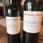 Fin provning av dessa båda goda buteljer som båda är Grand Cru-klassade och det vita vinet utgör endast tio procent av slottets produktion Fin provning av dessa båda goda buteljer som båda är Grand Cru-klassade och det vita vinet utgör endast tio procent av slottets produktion