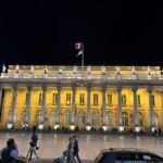 Vackra Grand Théatre i Bordeaux när byggnaden är upplyst på kvällen Vackra Grand Théatre i Bordeaux när byggnaden är upplyst på kvällen