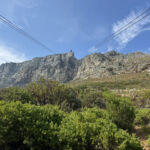 Vid ankomst till Cape Town inleder vi alltid med att ta linbanan upp till toppen av Table Mountain. 1067 meter ö.h Vid ankomst till Cape Town inleder vi alltid med att ta linbanan upp till toppen av Table Mountain. 1067 meter ö.h