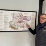John Atkinson som är MW, Master of Wine tog emot oss på Danbury Ridge och höll en föreläsning om jordtyperna samt klimatskillnaderna i södra England John Atkinson som är MW, Master of Wine tog emot oss på Danbury Ridge och höll en föreläsning om jordtyperna samt klimatskillnaderna i södra England