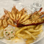 En läcker skaldjursplatta på Baia Seafood med grillade skaldjur. Till detta en Glen Carlou Chardonnay En läcker skaldjursplatta på Baia Seafood med grillade skaldjur. Till detta en Glen Carlou Chardonnay