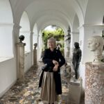 Från Sorrento tog vi oss till Capri för att träffa Kristina Kappelin som är ansvarig för Axel Munthes Villa San Michele sedan 7 år tillbaka i tiden Från Sorrento tog vi oss till Capri för att träffa Kristina Kappelin som är ansvarig för Axel Munthes Villa San Michele sedan 7 år tillbaka i tiden