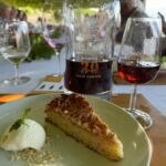 En favorit på Quinta Do Vallado är deras Tosca-kaka med en 30 years Tawny Port därtill En favorit på Quinta Do Vallado är deras Tosca-kaka med en 30 years Tawny Port därtill