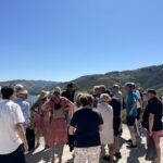 Miguel Roquette visade runt gruppen på hans Quinta Do Crasto Miguel Roquette visade runt gruppen på hans Quinta Do Crasto