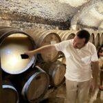 I denna barrique lagras chardonnay´s hos Félsina i Castelnouvo Berardenga I denna barrique lagras chardonnay´s hos Félsina i Castelnouvo Berardenga