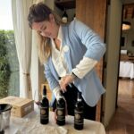 Öppning av Italiens främsta söta vin.. Occhio de Pernice Vin Santo... som vi fick till desserten Öppning av Italiens främsta söta vin.. Occhio de Pernice Vin Santo... som vi fick till desserten
