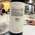 Sedan starten har José Maria producerat sitt eget vin. Detta vin som produceras på Pago de Carraovejas i Ribera del Duero serveras bara på denna krog Sedan starten har José Maria producerat sitt eget vin. Detta vin som produceras på Pago de Carraovejas i Ribera del Duero serveras bara på denna krog
