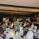 En kväll presenterade Richard Hilton sina fyra viner på Restaurang Sauvage på Hotel Le Franschhoek En kväll presenterade Richard Hilton sina fyra viner på Restaurang Sauvage på Hotel Le Franschhoek