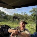 Onkel Chris var vår ranger på Tshukudu Game Reserve Onkel Chris var vår ranger på Tshukudu Game Reserve