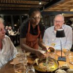 Resans bästa måltid enligt min mening var under en fri kväll på Epice i Franschhoek. Här får Richard och Peter en presentation Resans bästa måltid enligt min mening var under en fri kväll på Epice i Franschhoek. Här får Richard och Peter en presentation