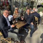 Under ett stopp vid vår sightseeing i Paris blev det en butelj Ruinart med Smulan & Jesper Under ett stopp vid vår sightseeing i Paris blev det en butelj Ruinart med Smulan & Jesper