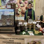 Det blen även ett besök på mat marknaden i Beaune med inköp av fyra dussin sniglar Det blen även ett besök på mat marknaden i Beaune med inköp av fyra dussin sniglar