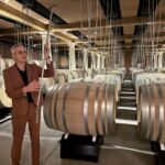 Chateau d´Esclans som enbart producerar roséviner är ganska unika med dels sin höga prissättning och att låta två av sina viner jäsa på ekfat Chateau d´Esclans som enbart producerar roséviner är ganska unika med dels sin höga prissättning och att låta två av sina viner jäsa på ekfat