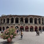 Arena di Verona uppfördes faktiskt fyrtio år före Colosseum i Rom Arena di Verona uppfördes faktiskt fyrtio år före Colosseum i Rom