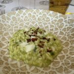 En välsmakande lunch på Ai Capitelli, där vi njöt av denna sparris risotto En välsmakande lunch på Ai Capitelli, där vi njöt av denna sparris risotto